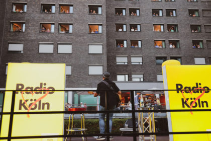 Fenstermitsingkonzert_KHR-Blog